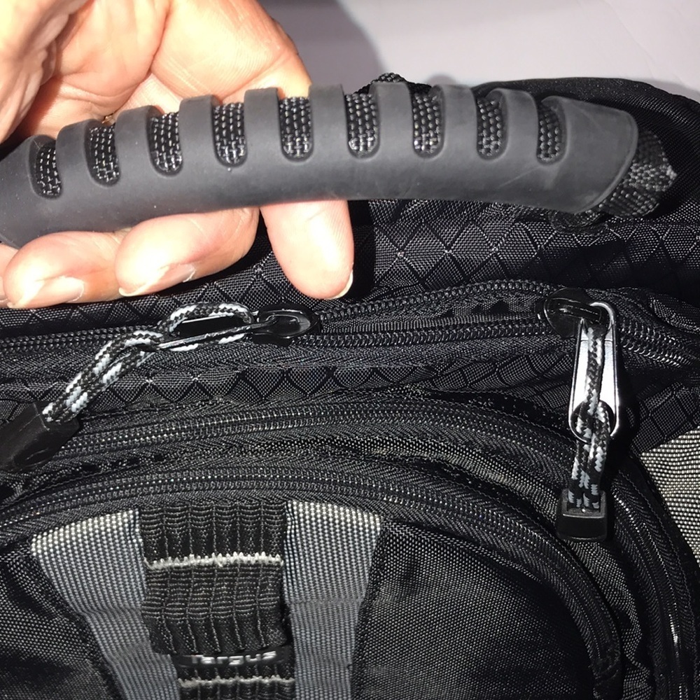 Targus Bookbag/Backpack - Picture 10 of 16
